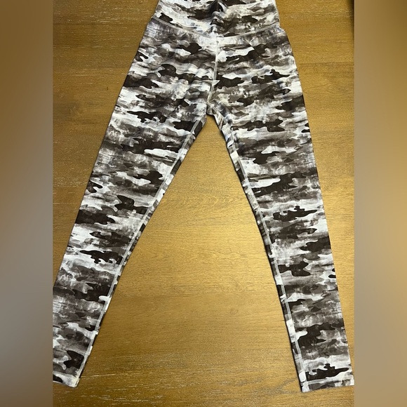 Tepuy Activewear Camo Leggings - Picture 5 of 5